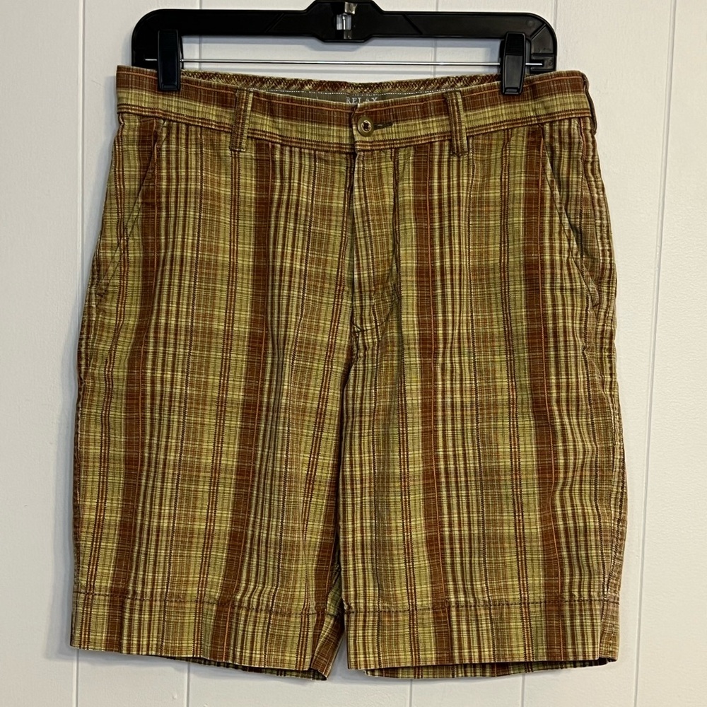 Tommy Bahama Relax brown and green plaid linen blend flat-front shorts.‎ Size 32